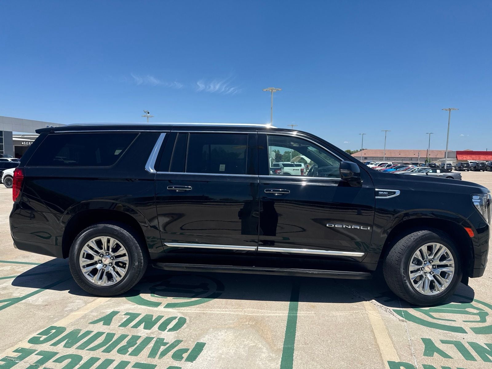 gmc yukon xl 2022 1GKS1JKL4NR281729 image gmc yukon xl 2022 1GKS1JKL4NR281729 image
